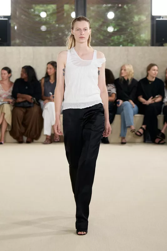 00014-toteme-spring-2026-ready-to-wear-credit-brand