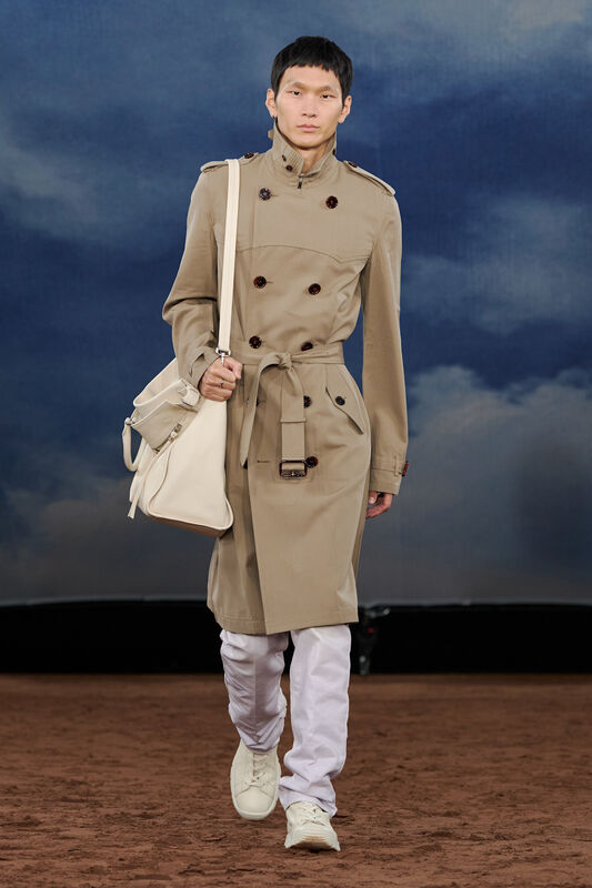 Burberry S26 023