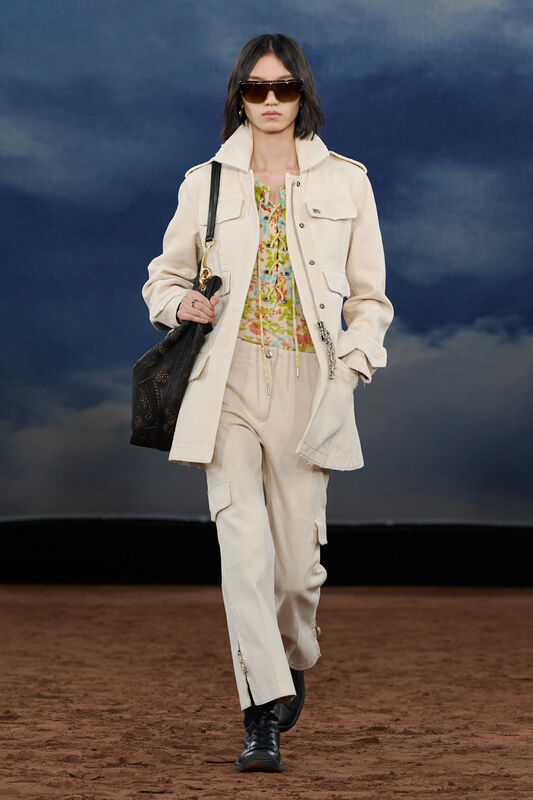 Burberry S26 032