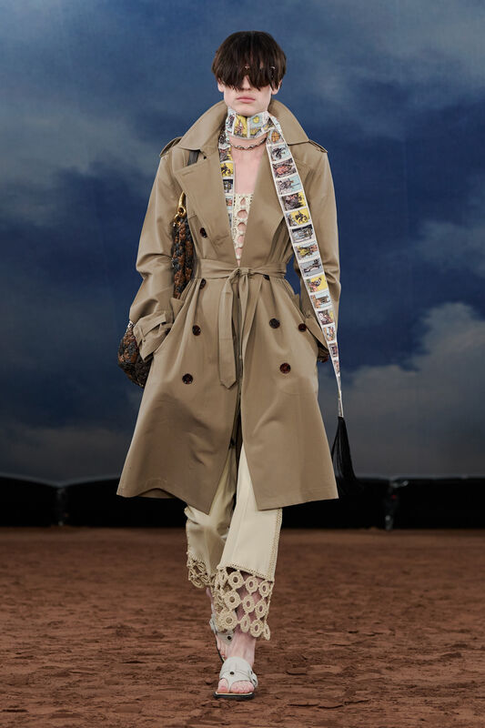 Burberry S26 044