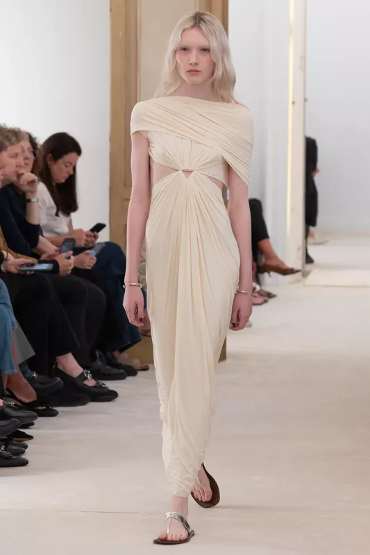 00013-alberta-ferretti-spring-2026-ready-to-wear-credit-brand