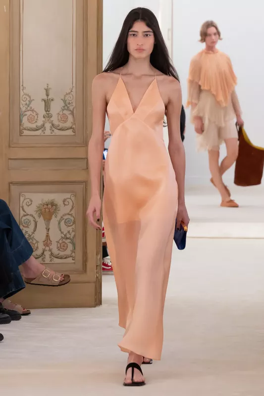 00025-alberta-ferretti-spring-2026-ready-to-wear-credit-brand