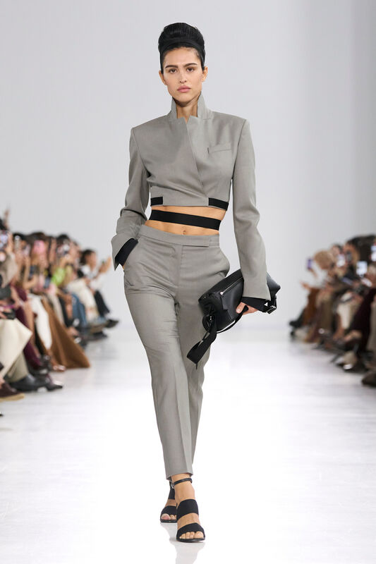 Max Mara S26 010