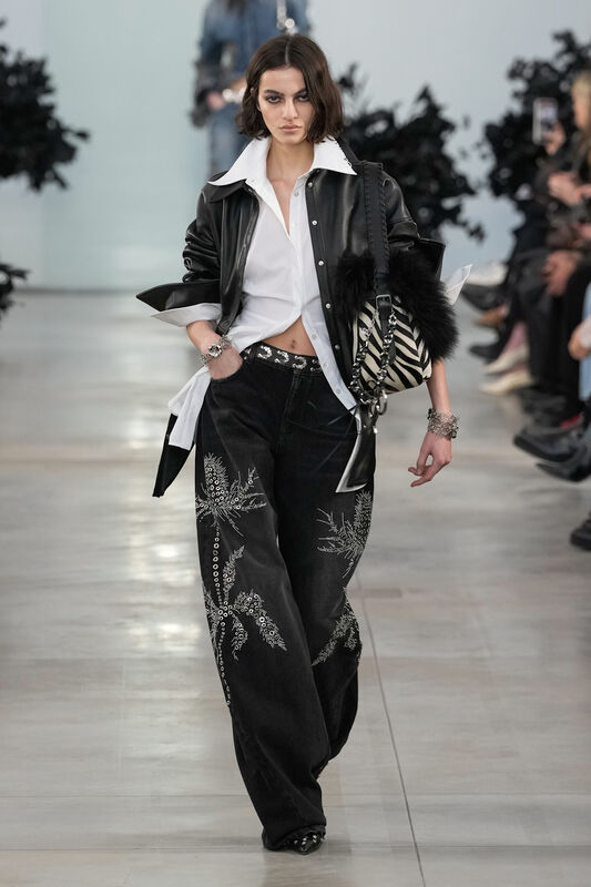 Blumarine F25 013