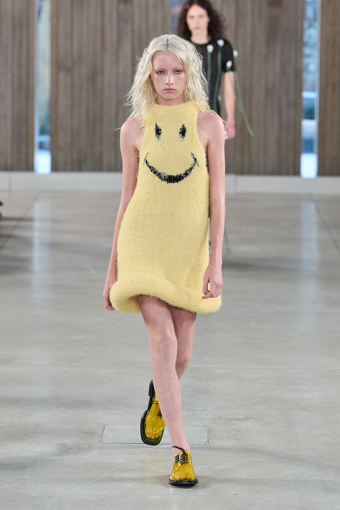 Moschino S26 045