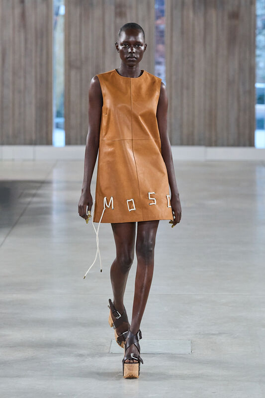 Moschino S26 006