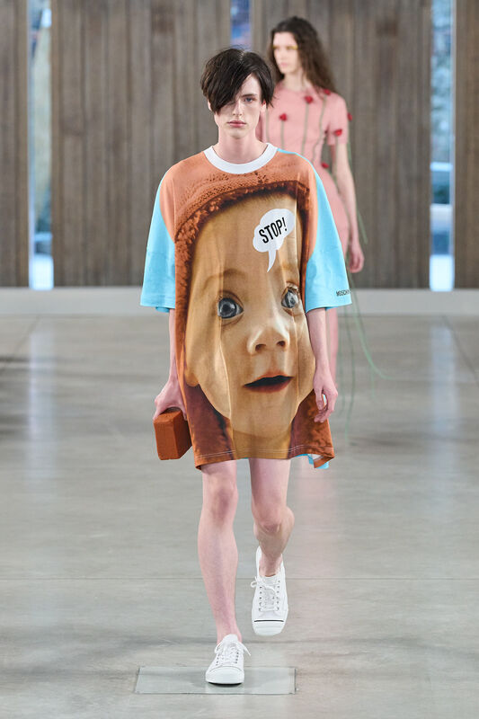 Moschino S26 044