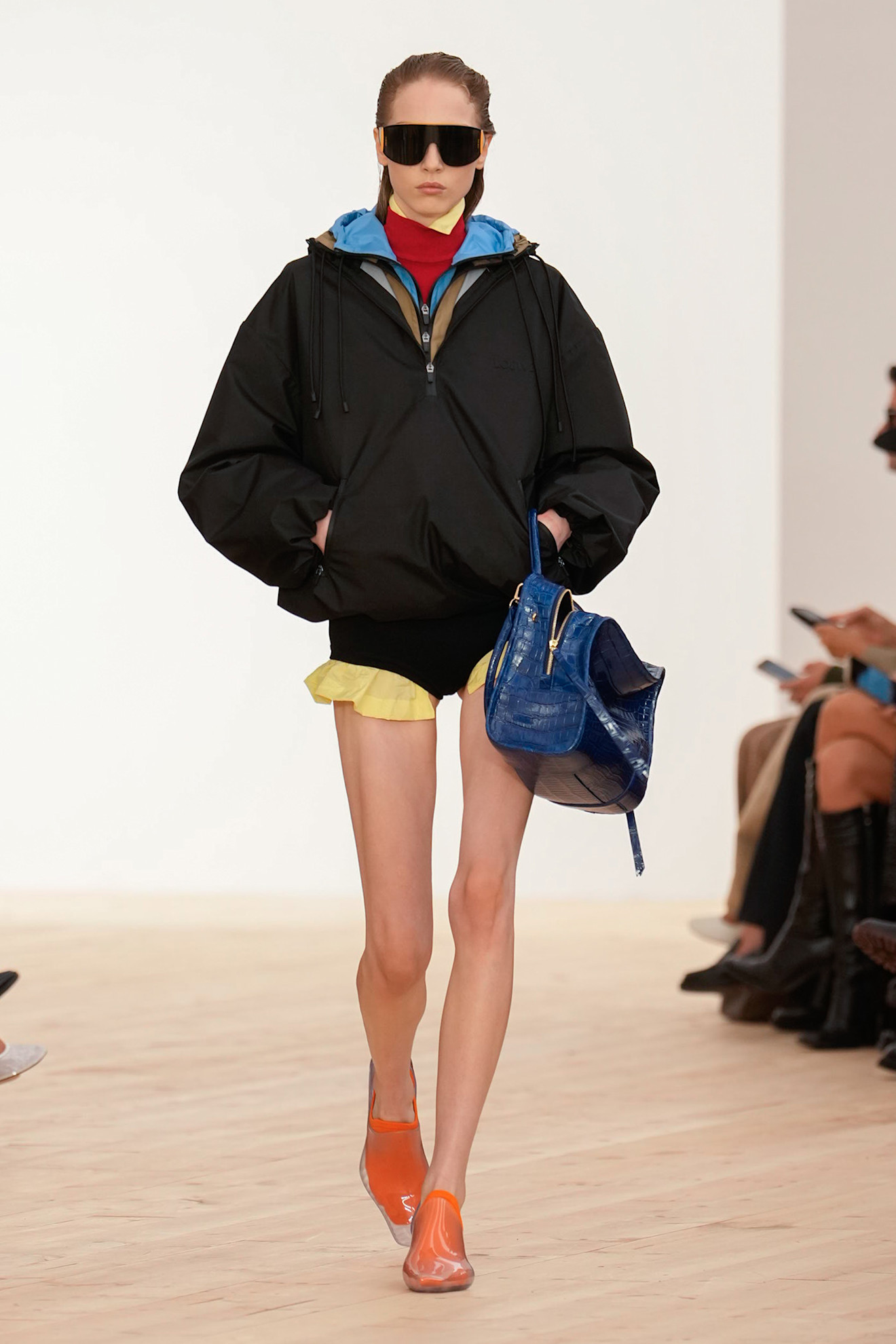 Loewe S26 023