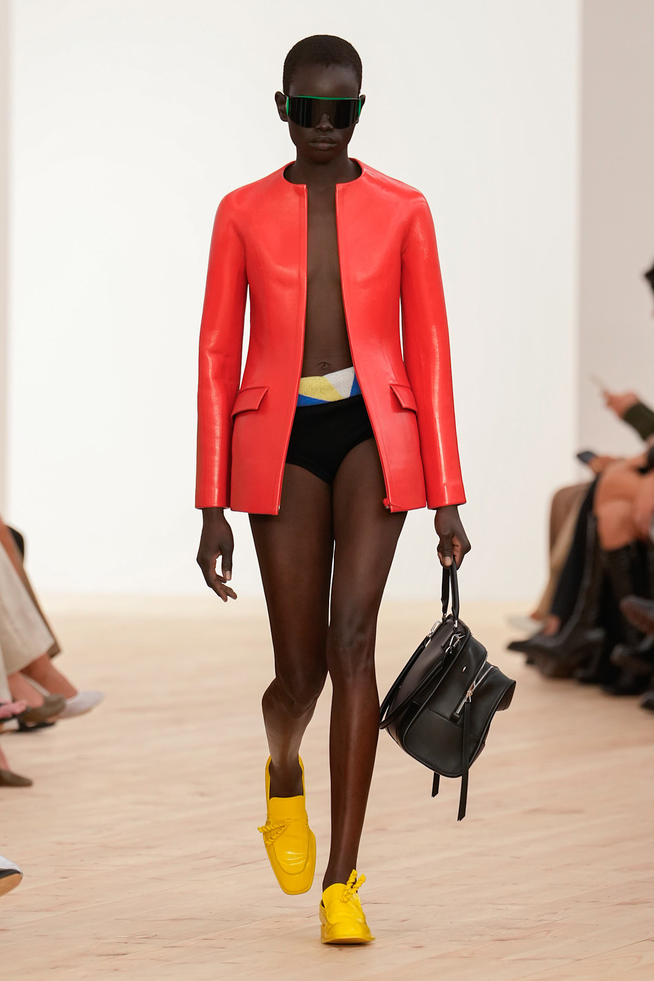 Loewe S26 054