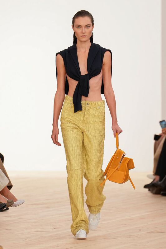 Loewe S26 007