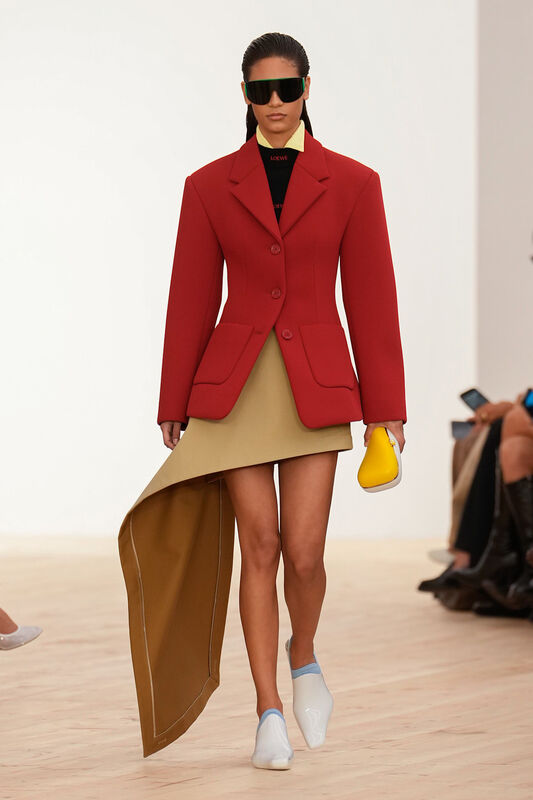 Loewe S26 013