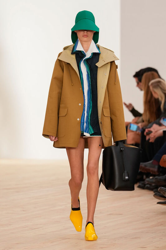 Loewe S26 015