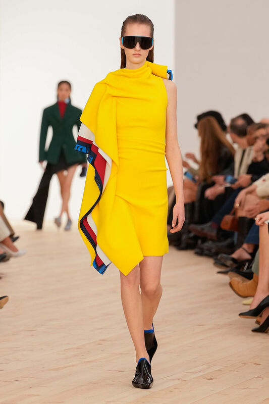 Loewe S26 019