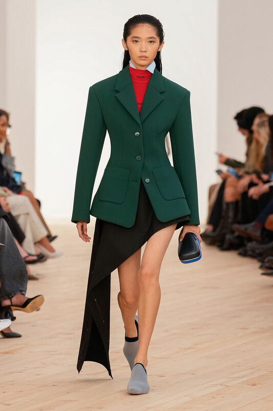 Loewe S26 020
