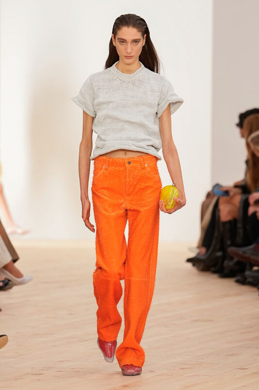 Loewe S26 032