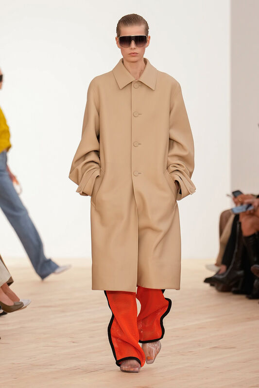 Loewe S26 041