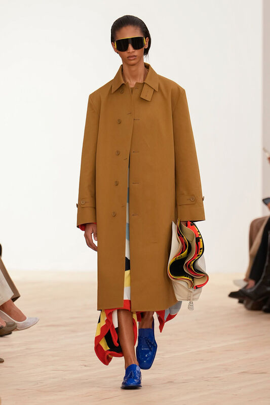 Loewe S26 043