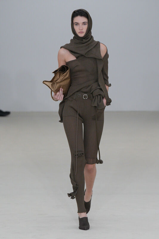 Miyake S26 047