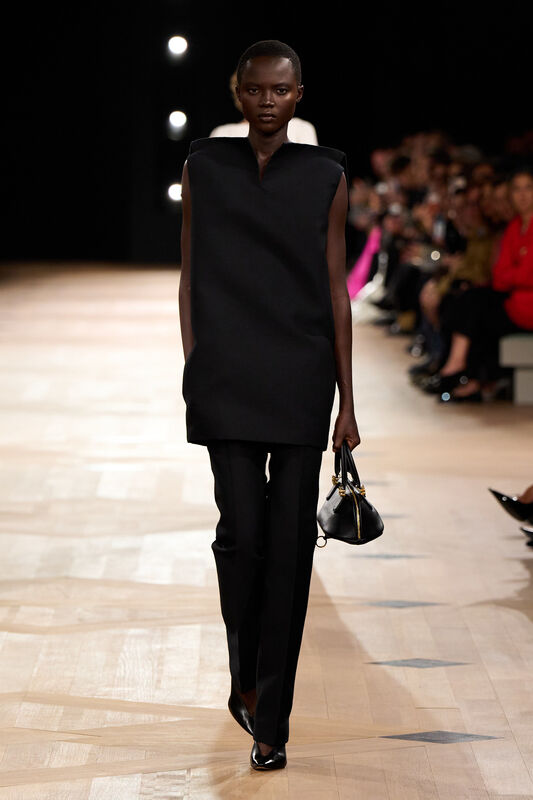 Balenciaga S26 002