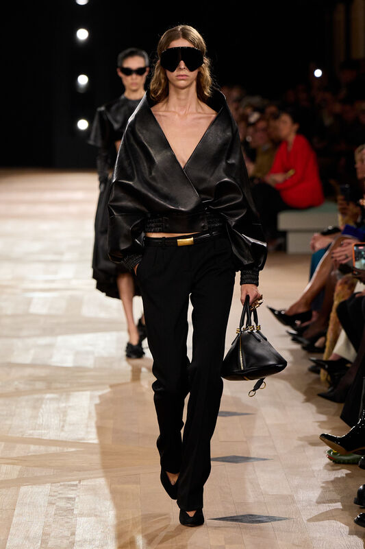 Balenciaga S26 004