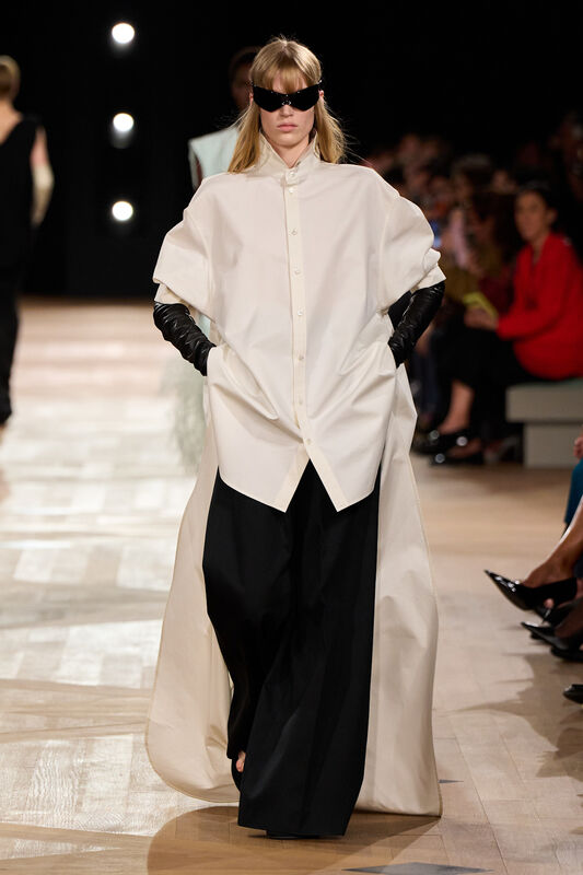 Balenciaga S26 008