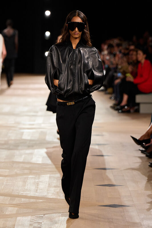 Balenciaga S26 010