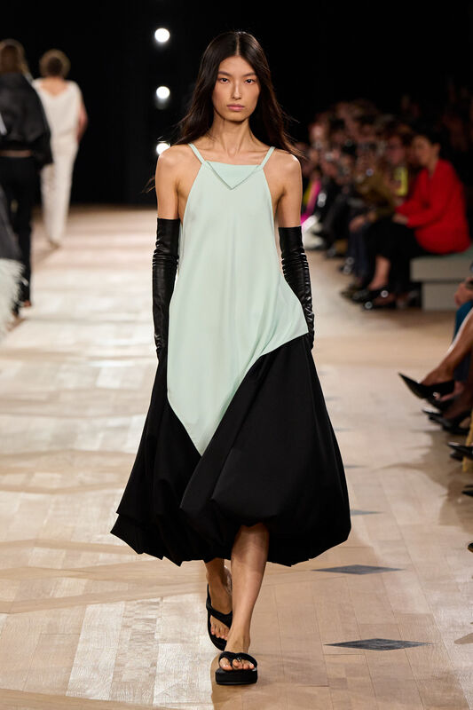 Balenciaga S26 011