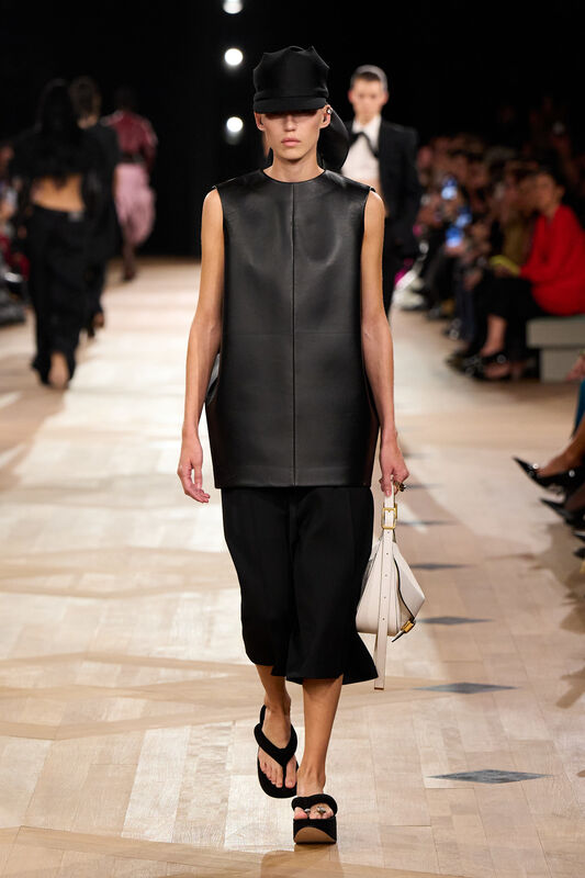 Balenciaga S26 022