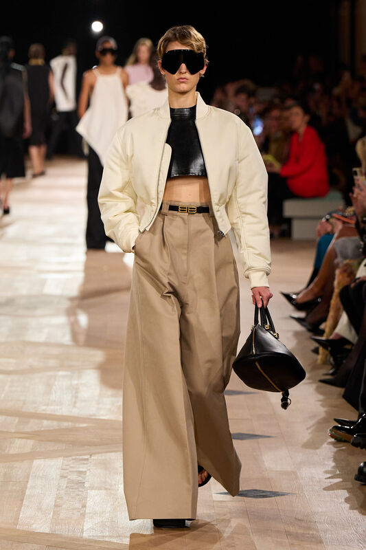 Balenciaga S26 029