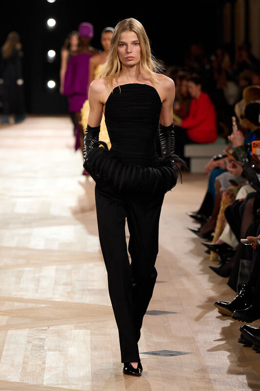 Balenciaga S26 045