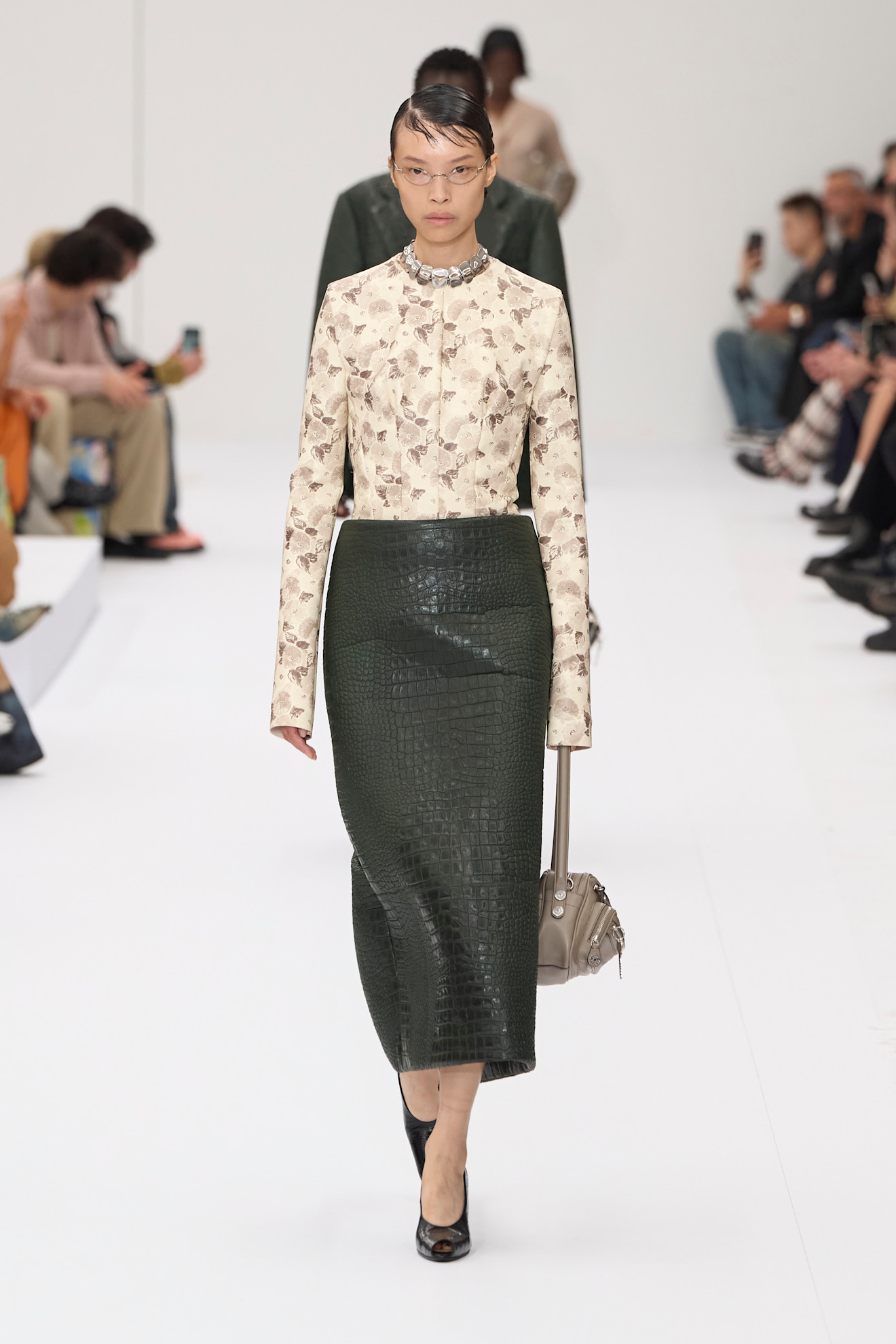 Acne S25 002