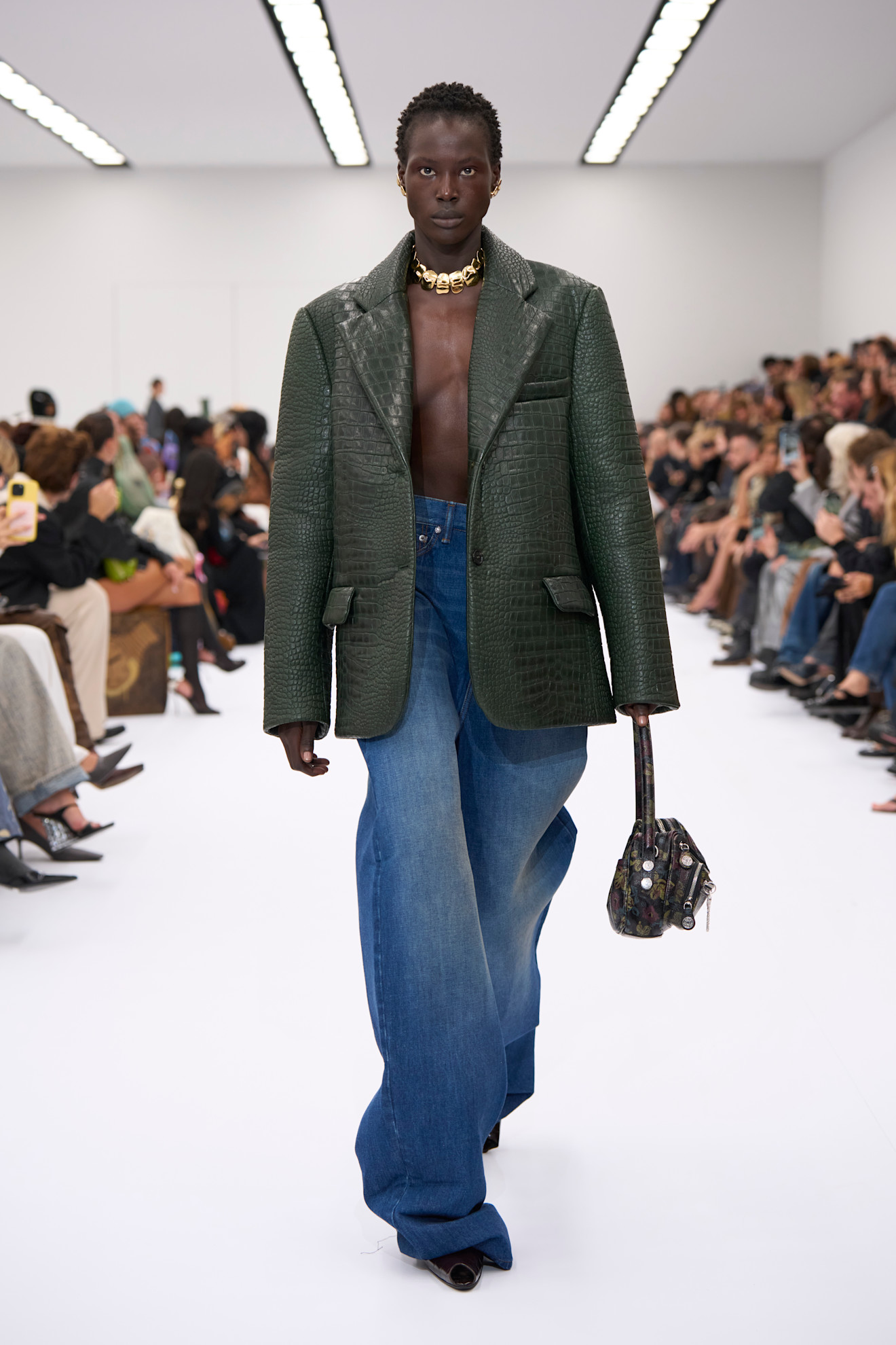 Acne S25 003