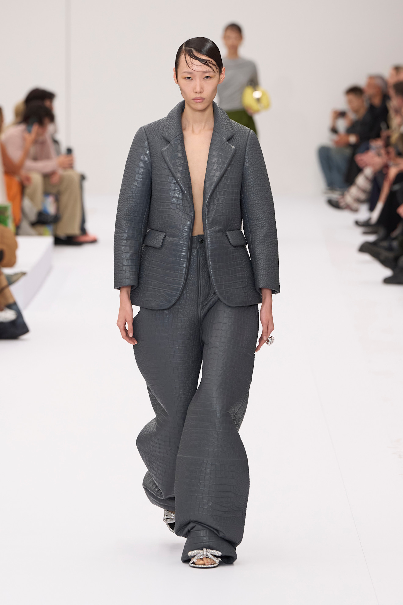 Acne S25 005
