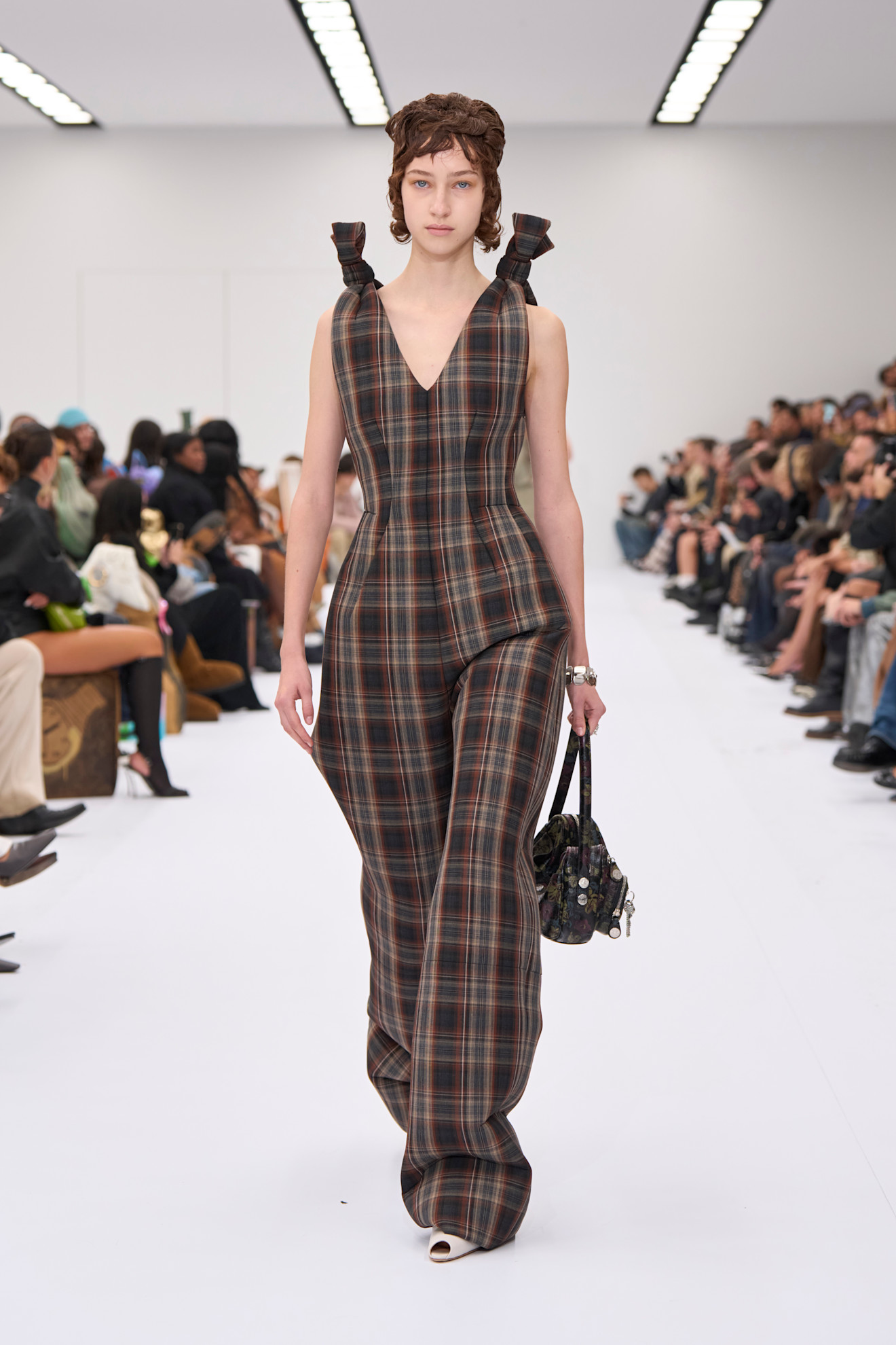Acne S25 022