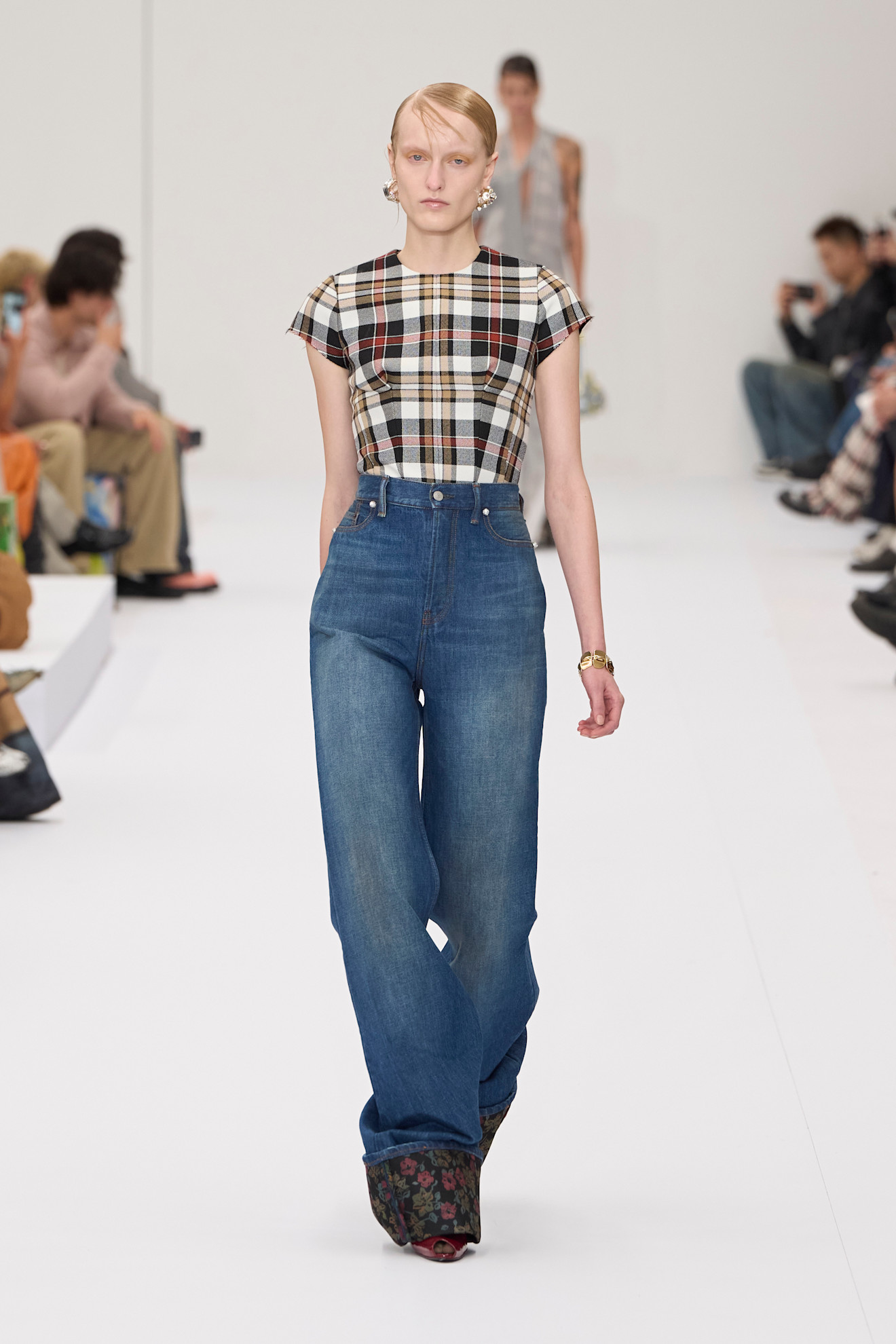 Acne S25 039