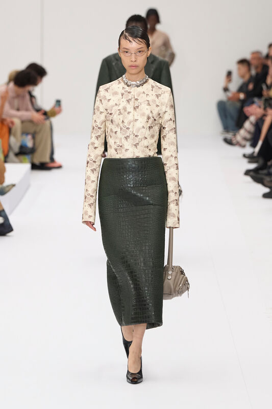 Acne S25 002