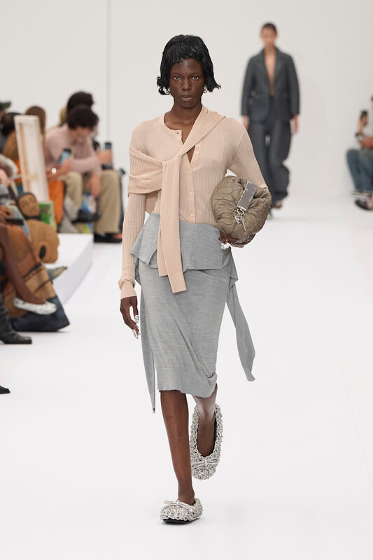 Acne S25 004