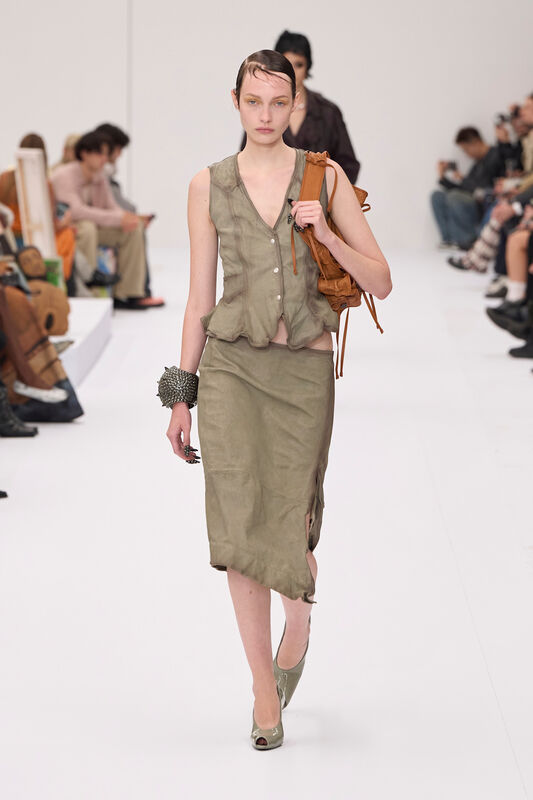 Acne S25 023