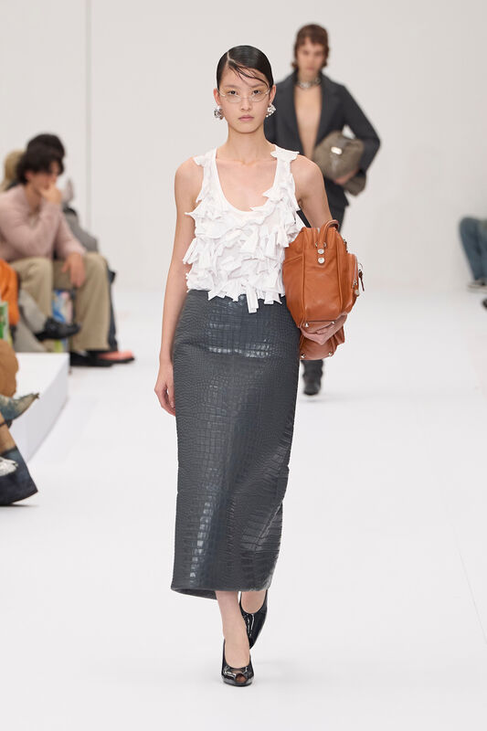 Acne S25 048