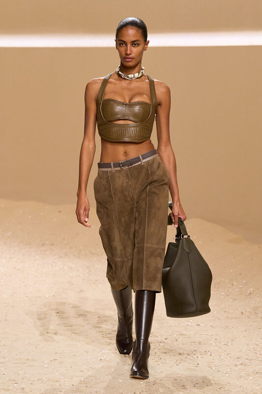 Hermes S26 024