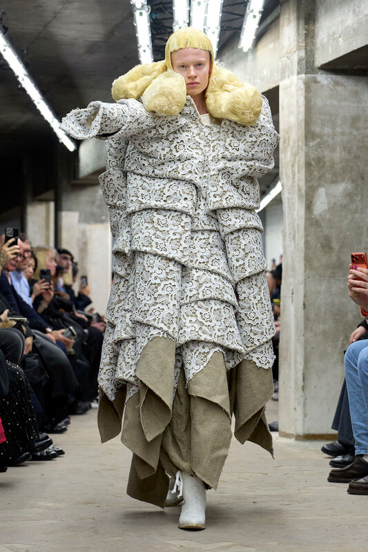 Comme Des Garcons S26 010