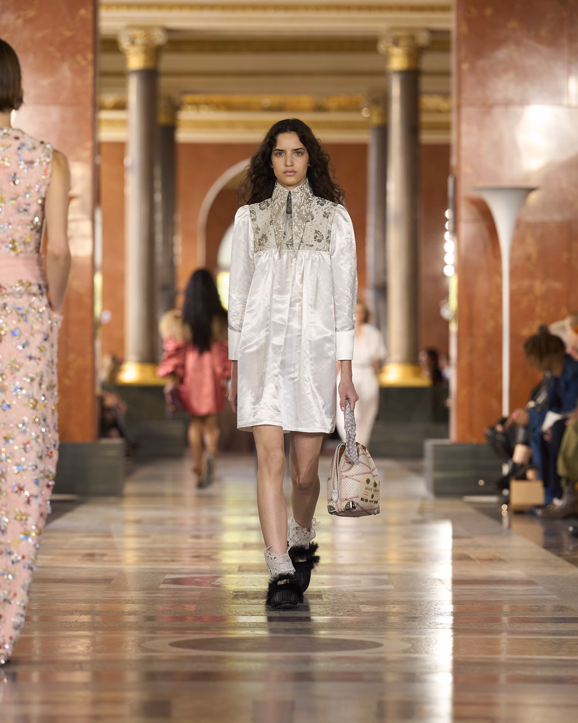 WOMEN_SS26_SHOW_RUNWAY_LOOKS_18_FIO00498_LV-COM_DII_1600x2000