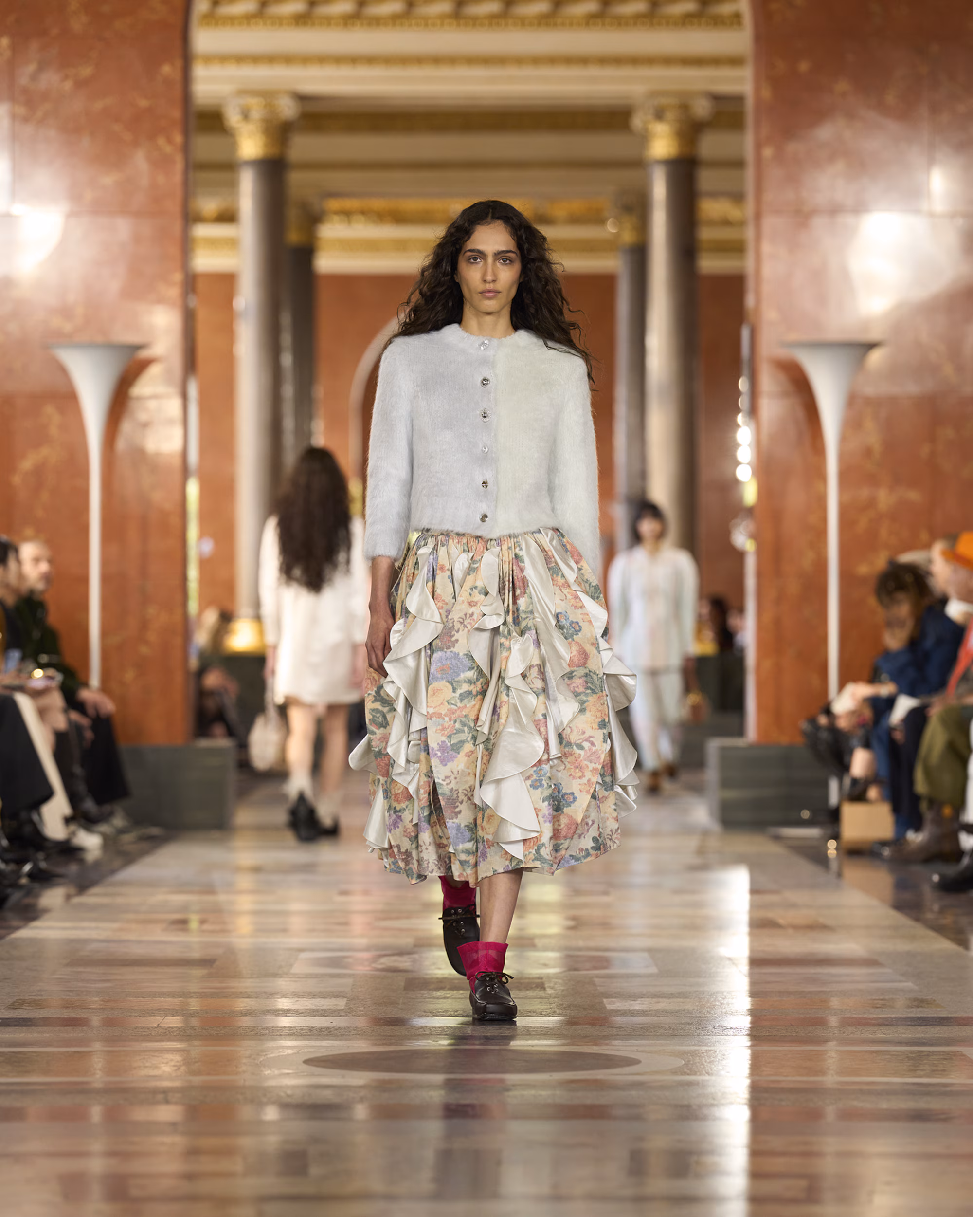 WOMEN_SS26_SHOW_RUNWAY_LOOKS_20_FIO00556_LV-COM_DII_1600x2000
