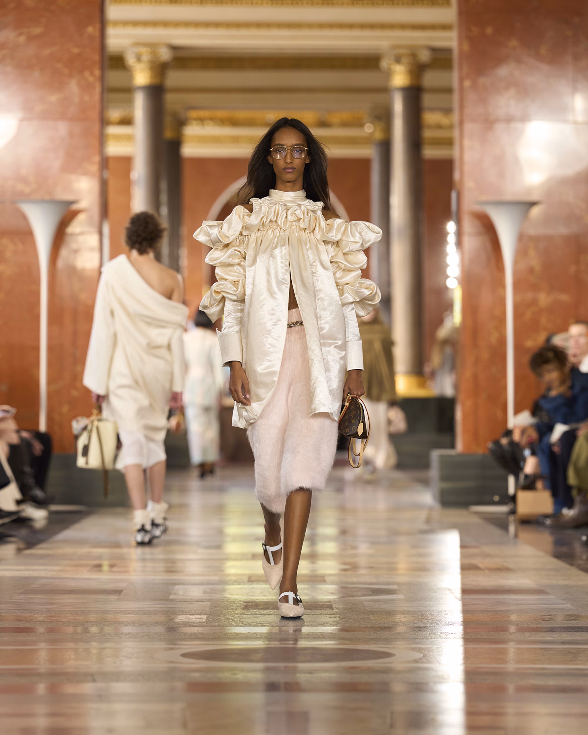 WOMEN_SS26_SHOW_RUNWAY_LOOKS_24_FIO00659_LV-COM_DII_1600x2000