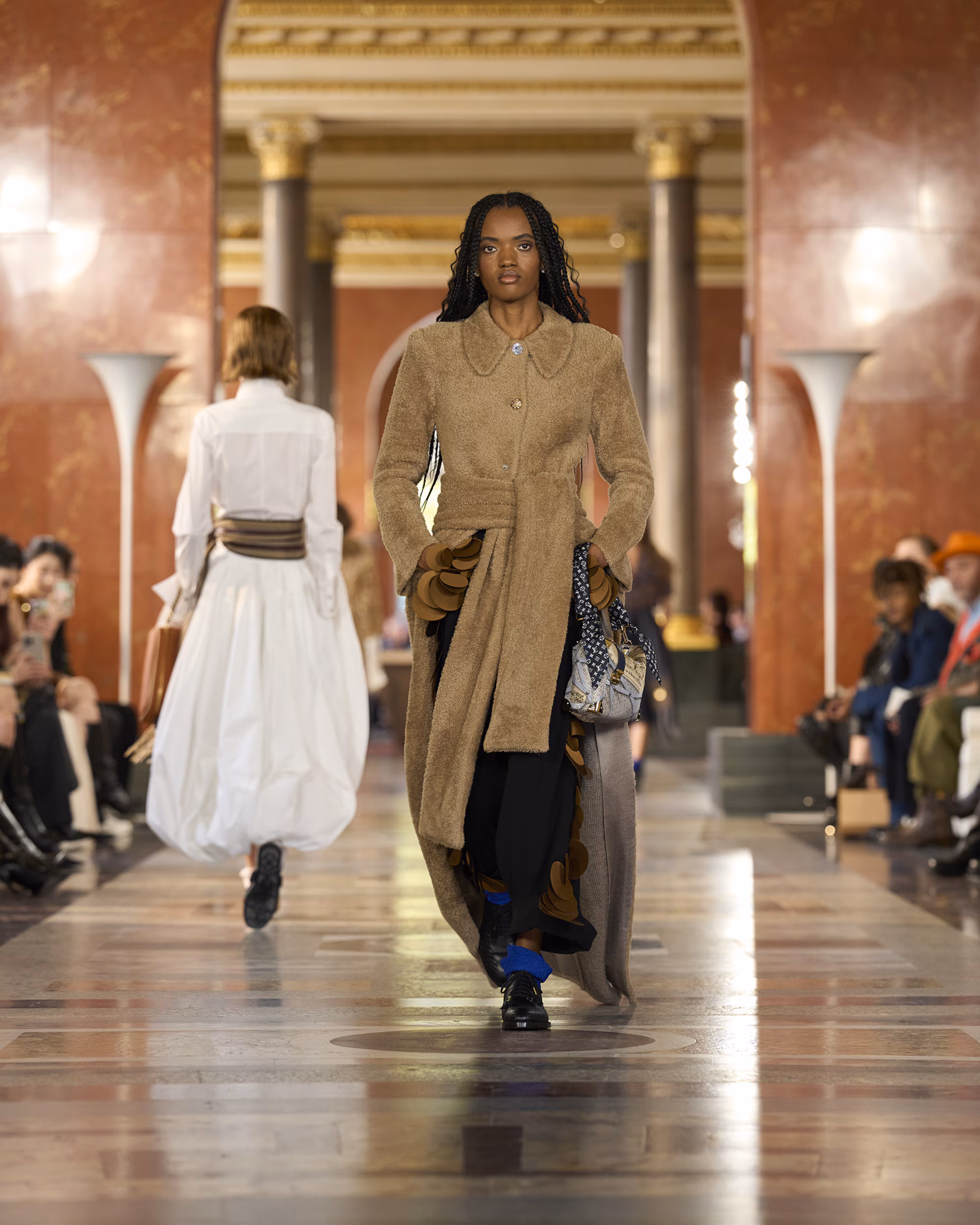 WOMEN_SS26_SHOW_RUNWAY_LOOKS_29_FIO00794_LV-COM_DII_1600x2000