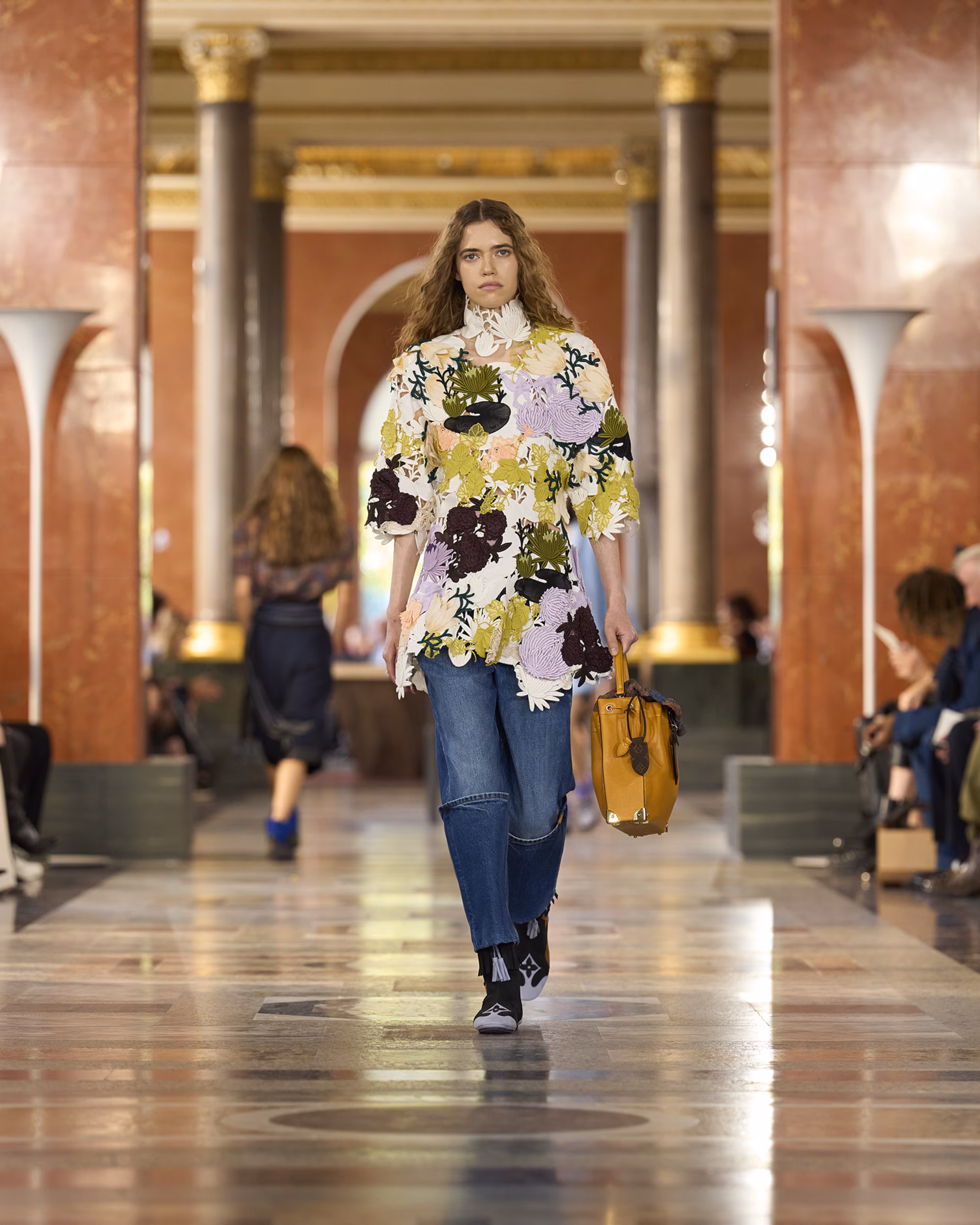 WOMEN_SS26_SHOW_RUNWAY_LOOKS_32_FIO00864_LV-COM_DII_1600x2000