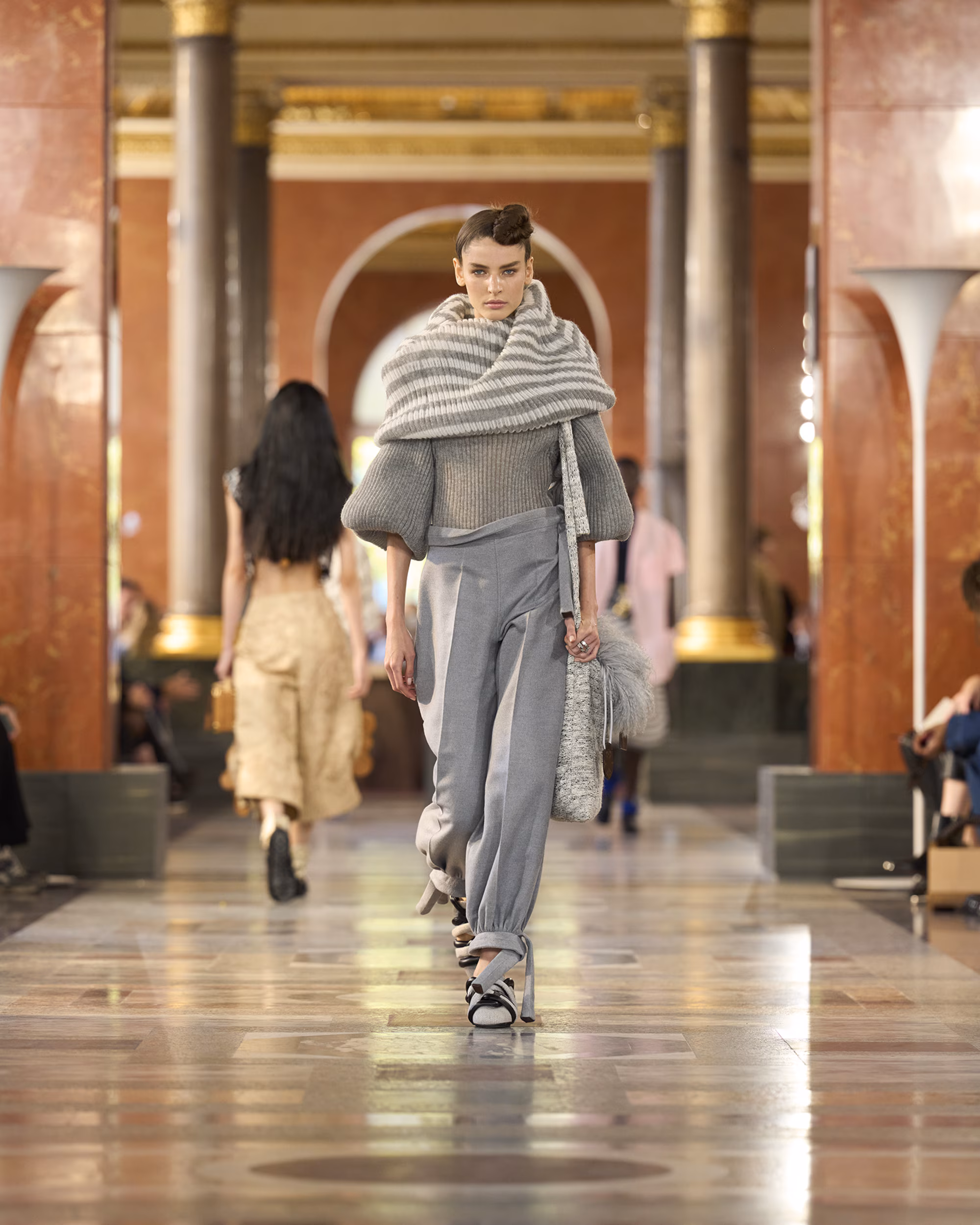 WOMEN_SS26_SHOW_RUNWAY_LOOKS_39_FIO01039_LV-COM_DII_1600x2000