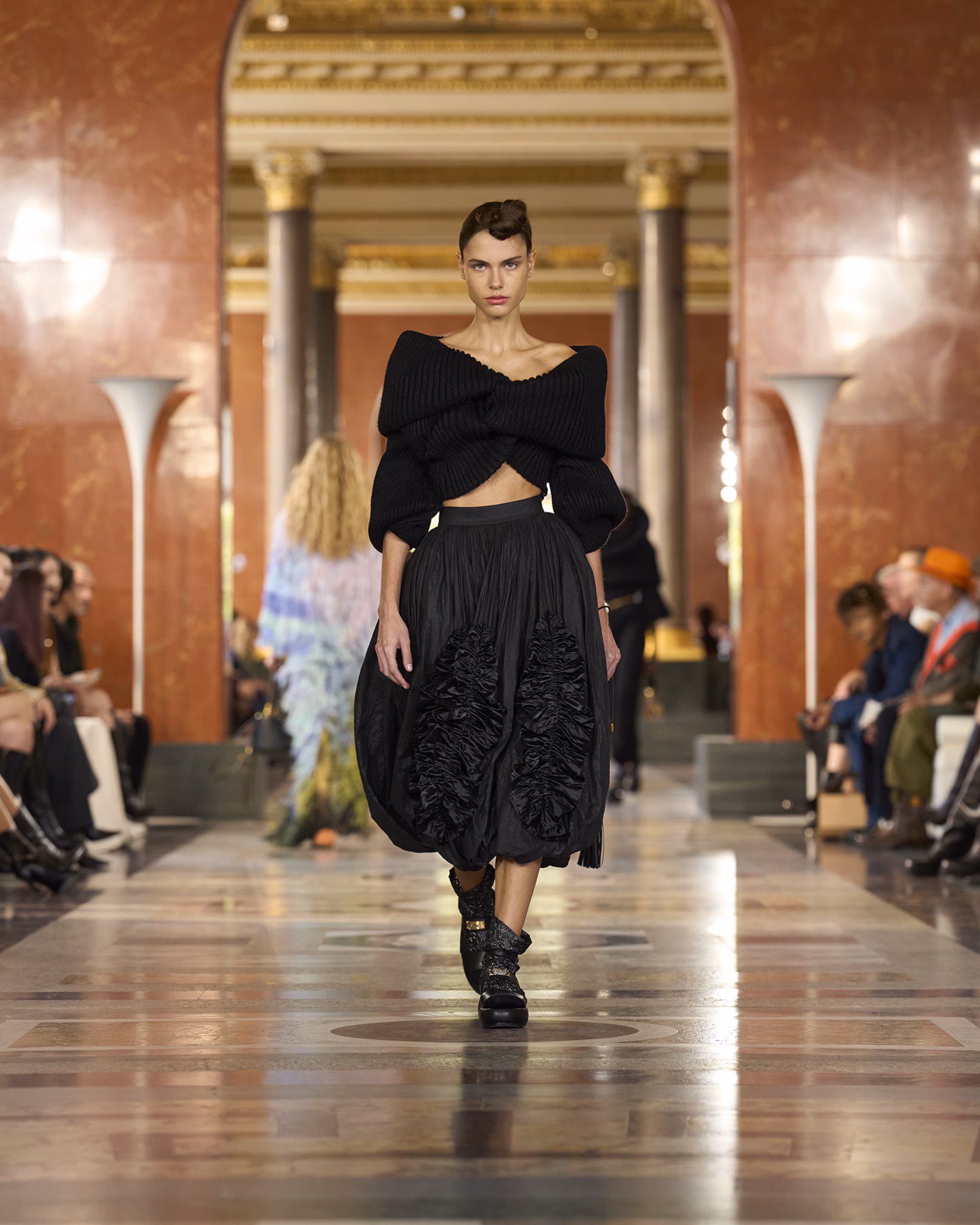 WOMEN_SS26_SHOW_RUNWAY_LOOKS_44_FIO01184_LV-COM_DII_1600x2000