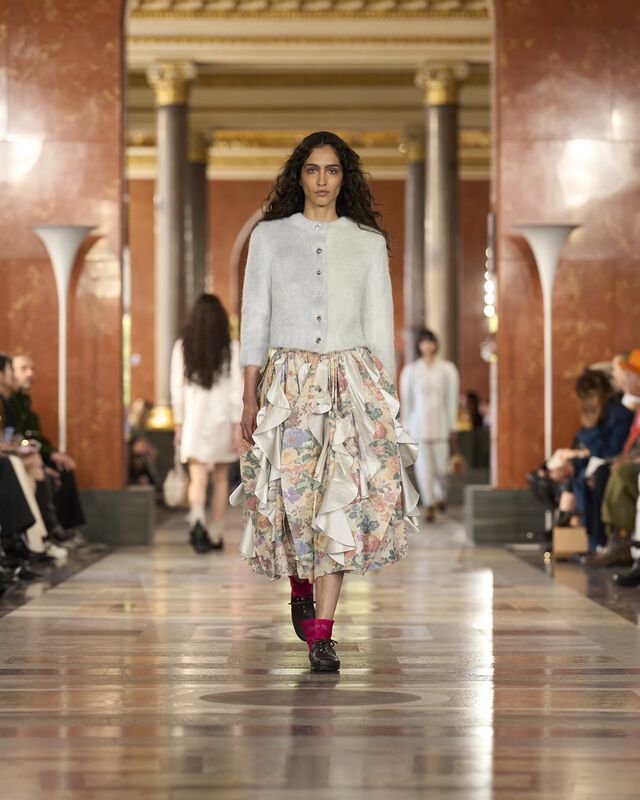 WOMEN_SS26_SHOW_RUNWAY_LOOKS_20_FIO00556_LV-COM_DII_1600x2000