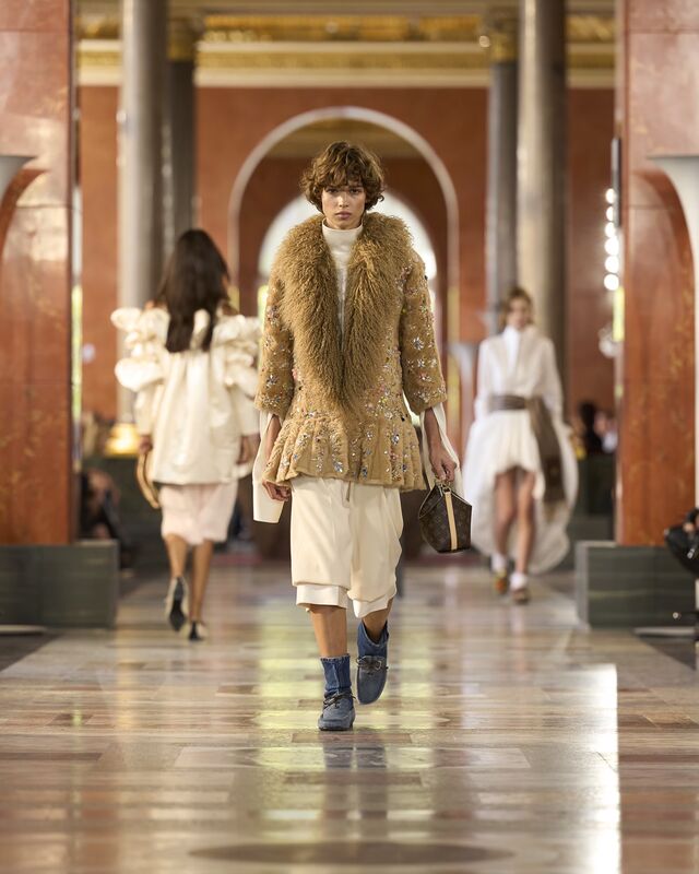 WOMEN_SS26_SHOW_RUNWAY_LOOKS_26_FIO00707_LV-COM_DII_1600x2000